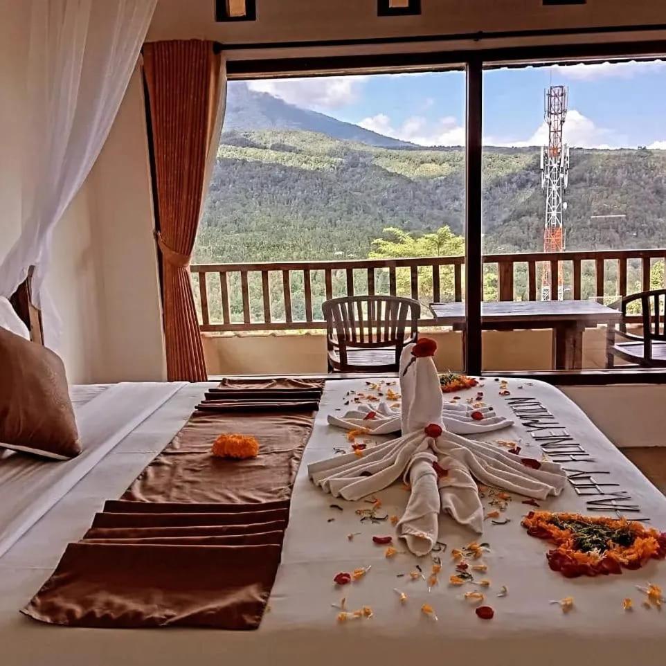 Kraras Munduk Guest House & Donbiyu Rendezvous Restaurant Екстериор снимка