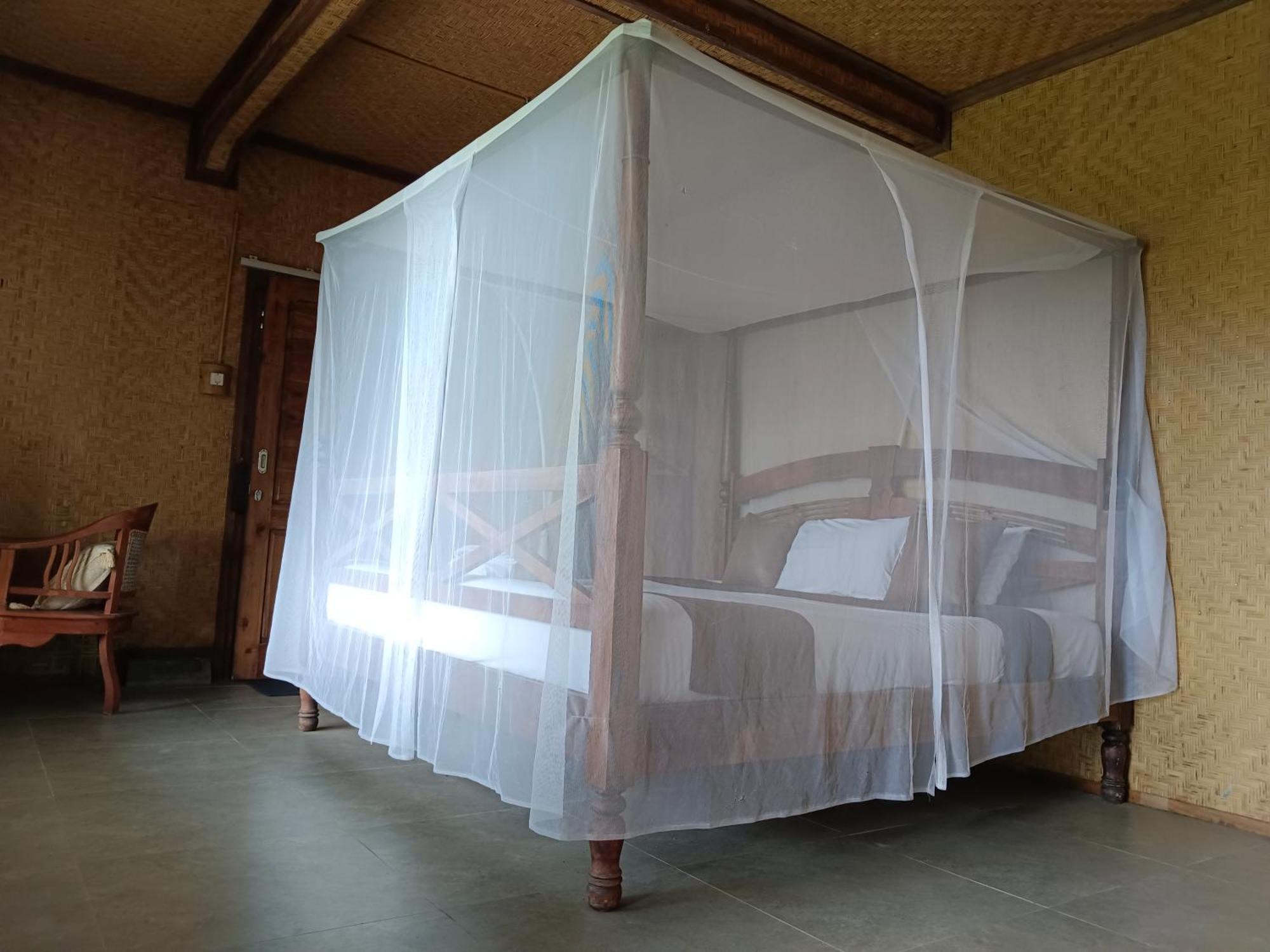 Kraras Munduk Guest House & Donbiyu Rendezvous Restaurant Екстериор снимка
