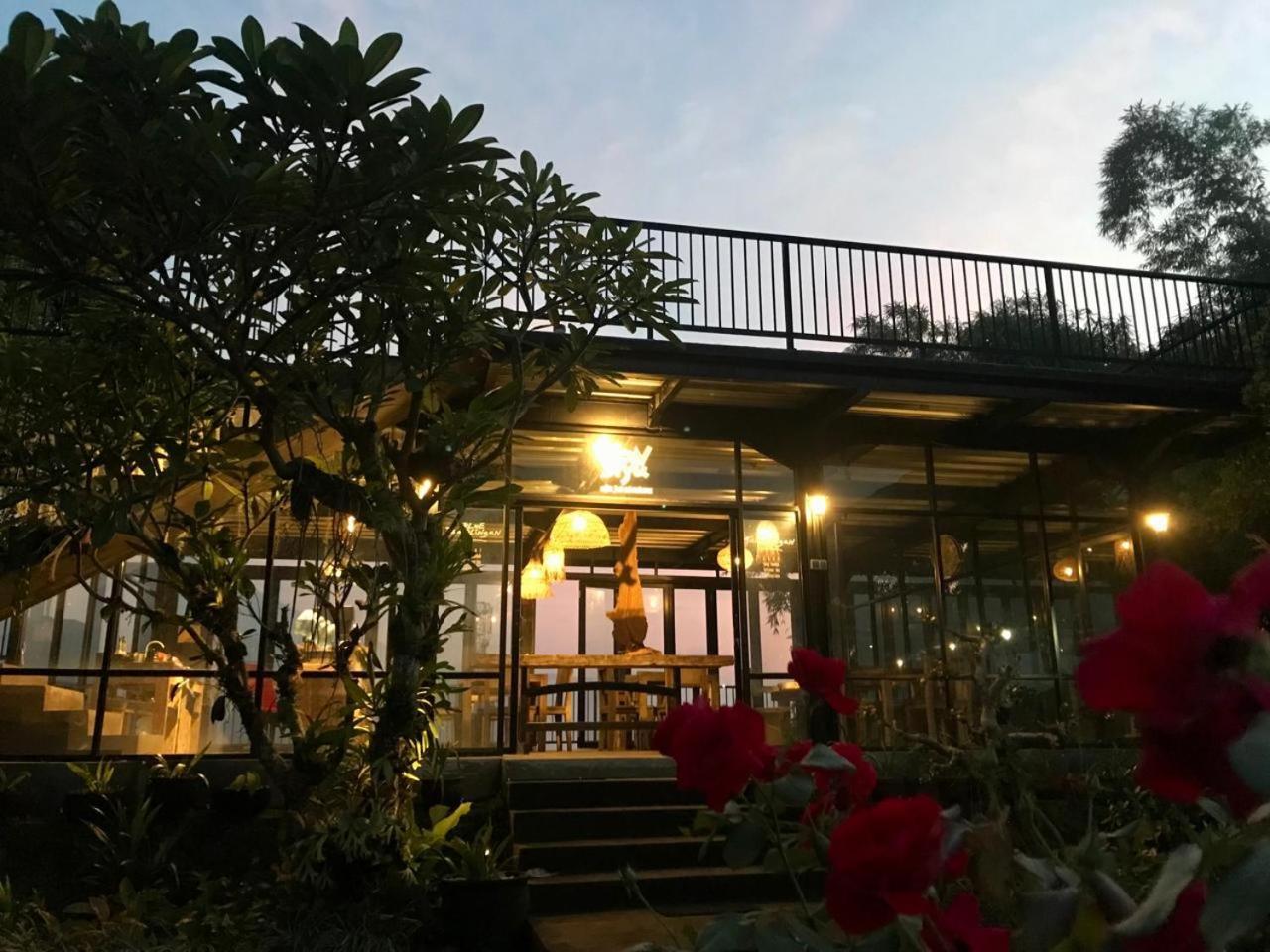 Kraras Munduk Guest House & Donbiyu Rendezvous Restaurant Екстериор снимка