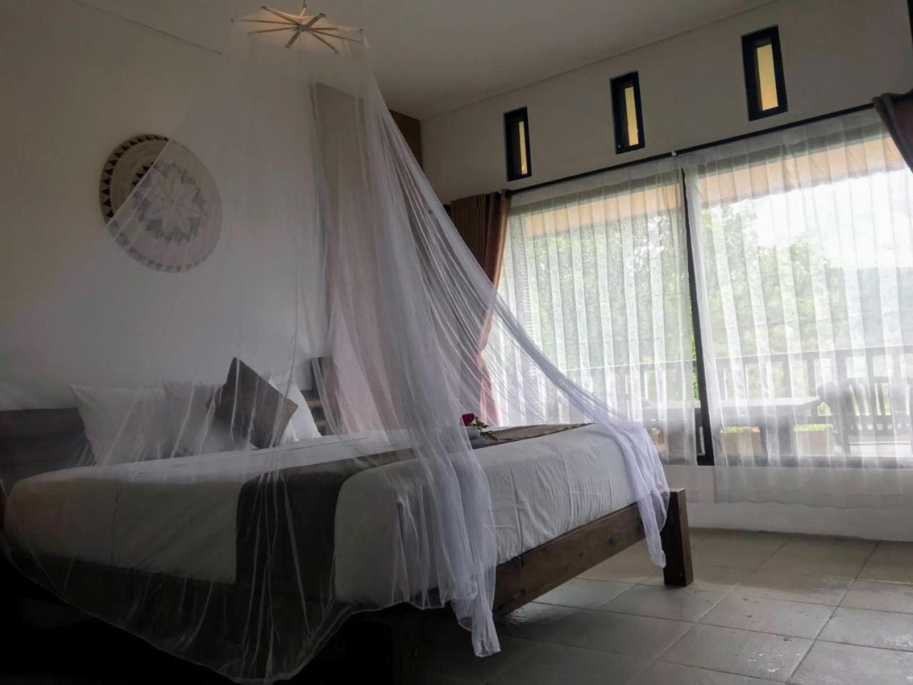 Kraras Munduk Guest House & Donbiyu Rendezvous Restaurant Екстериор снимка