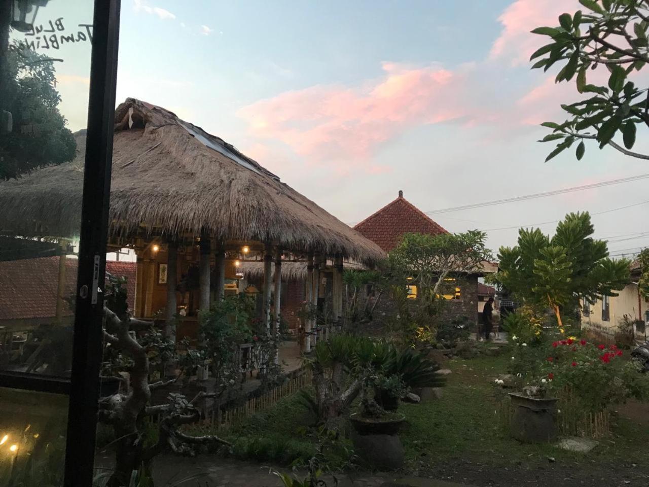Kraras Munduk Guest House & Donbiyu Rendezvous Restaurant Екстериор снимка