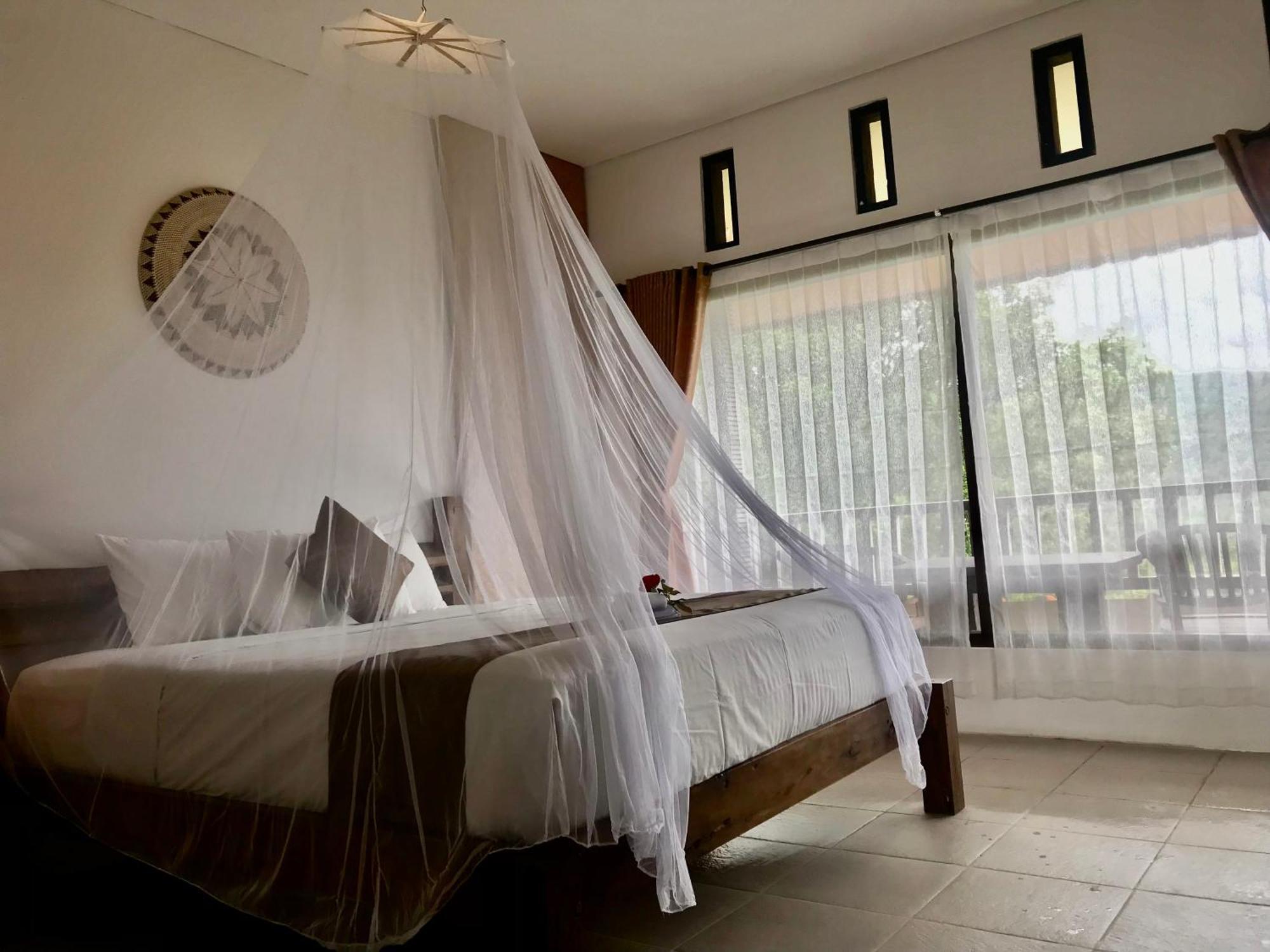 Kraras Munduk Guest House & Donbiyu Rendezvous Restaurant Екстериор снимка
