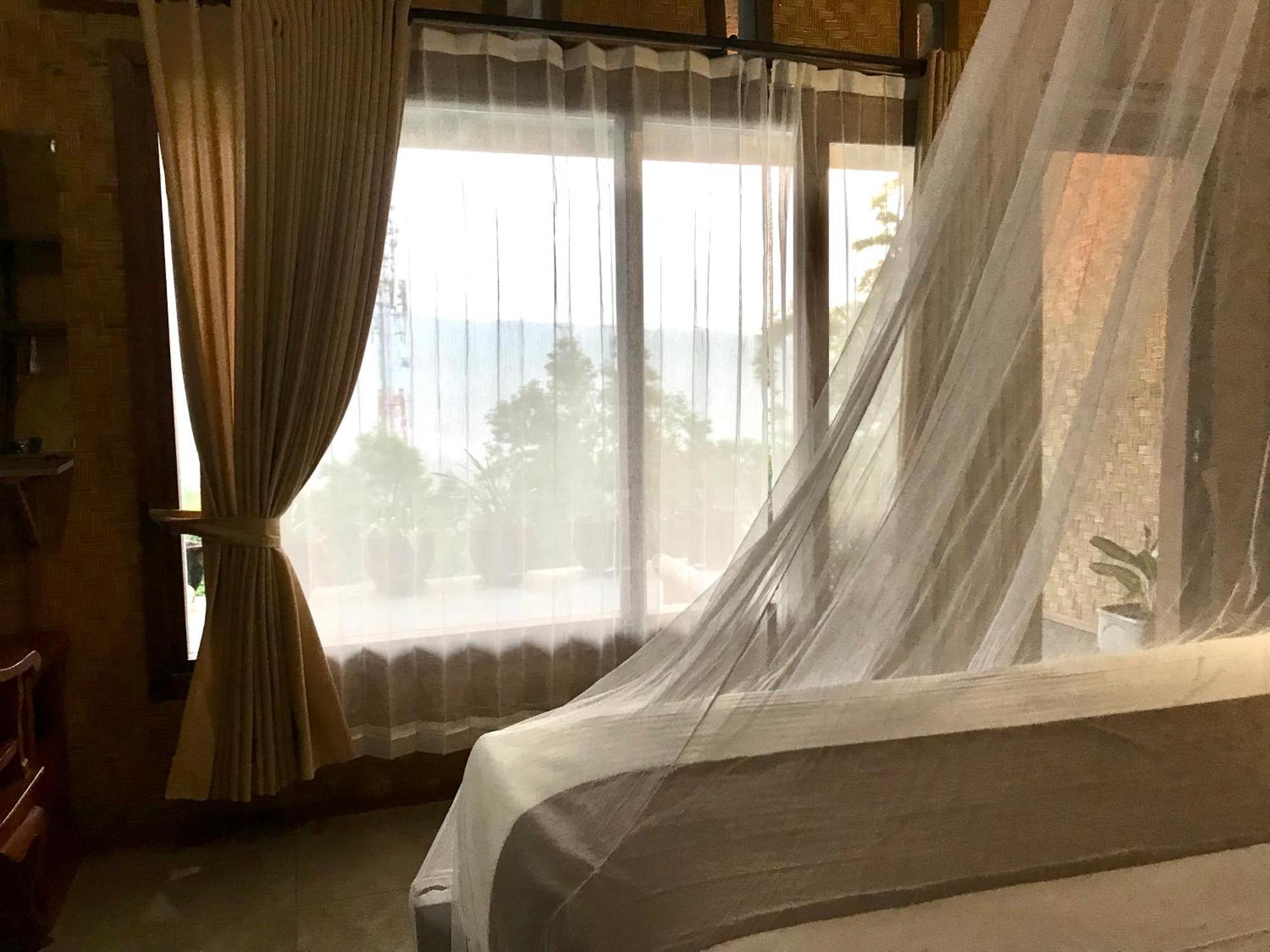 Kraras Munduk Guest House & Donbiyu Rendezvous Restaurant Екстериор снимка
